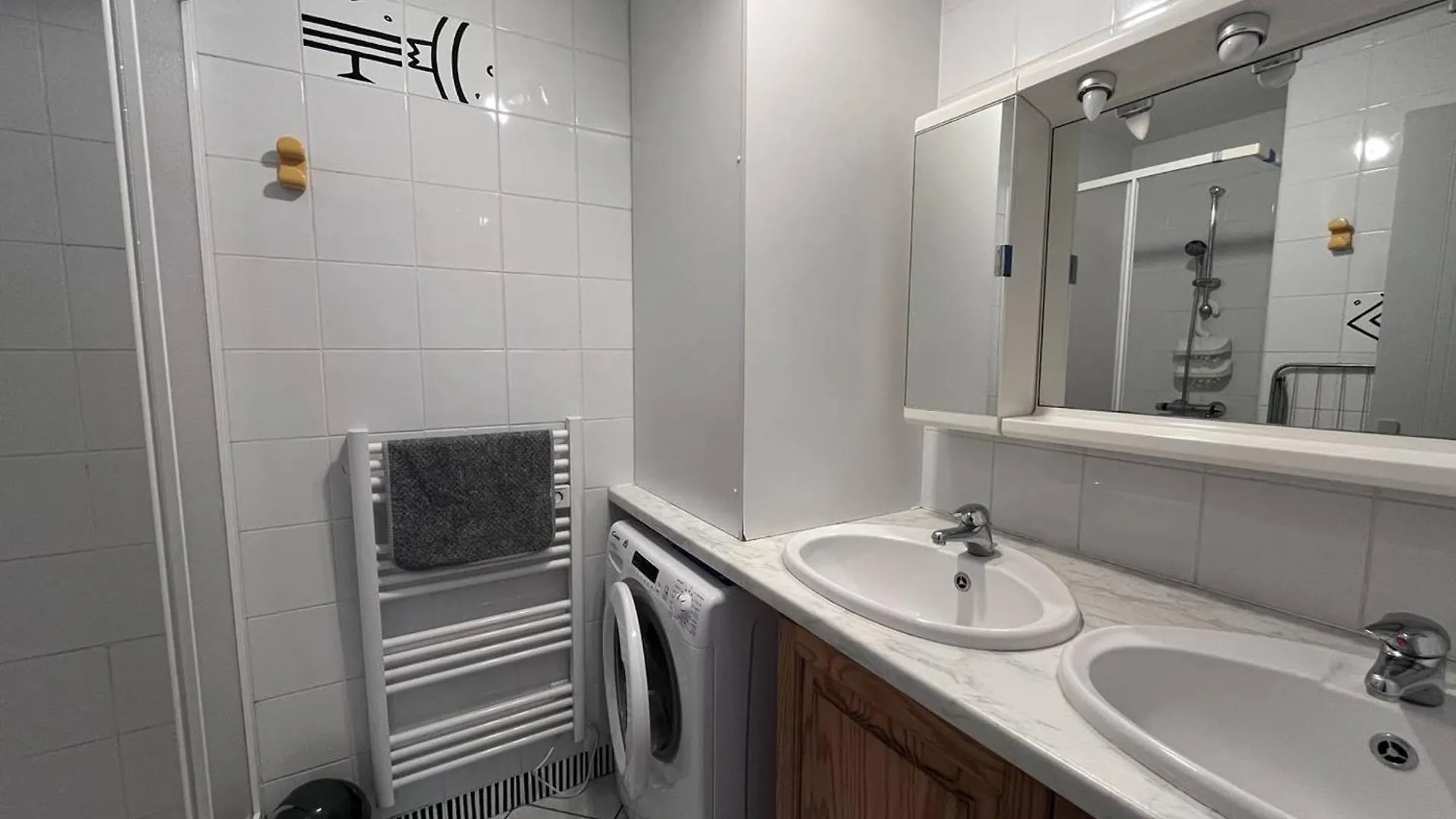 Chalet A Cauterets Avec Parking, 2 Chambres - Fr-1-812-134